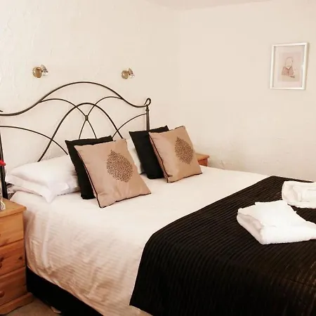 Ferienhaus Comfortable Holiday With Manicured Garden At *